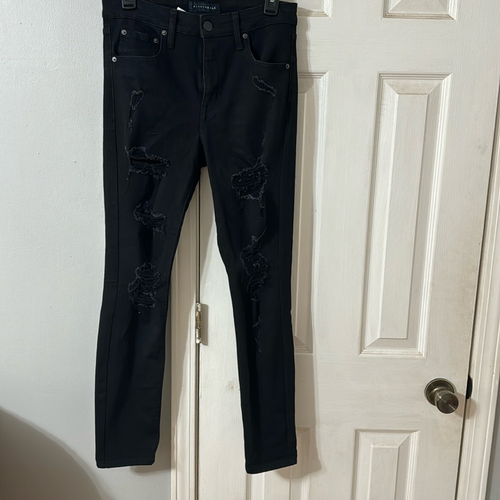 Aeropostale black ripped jeggings